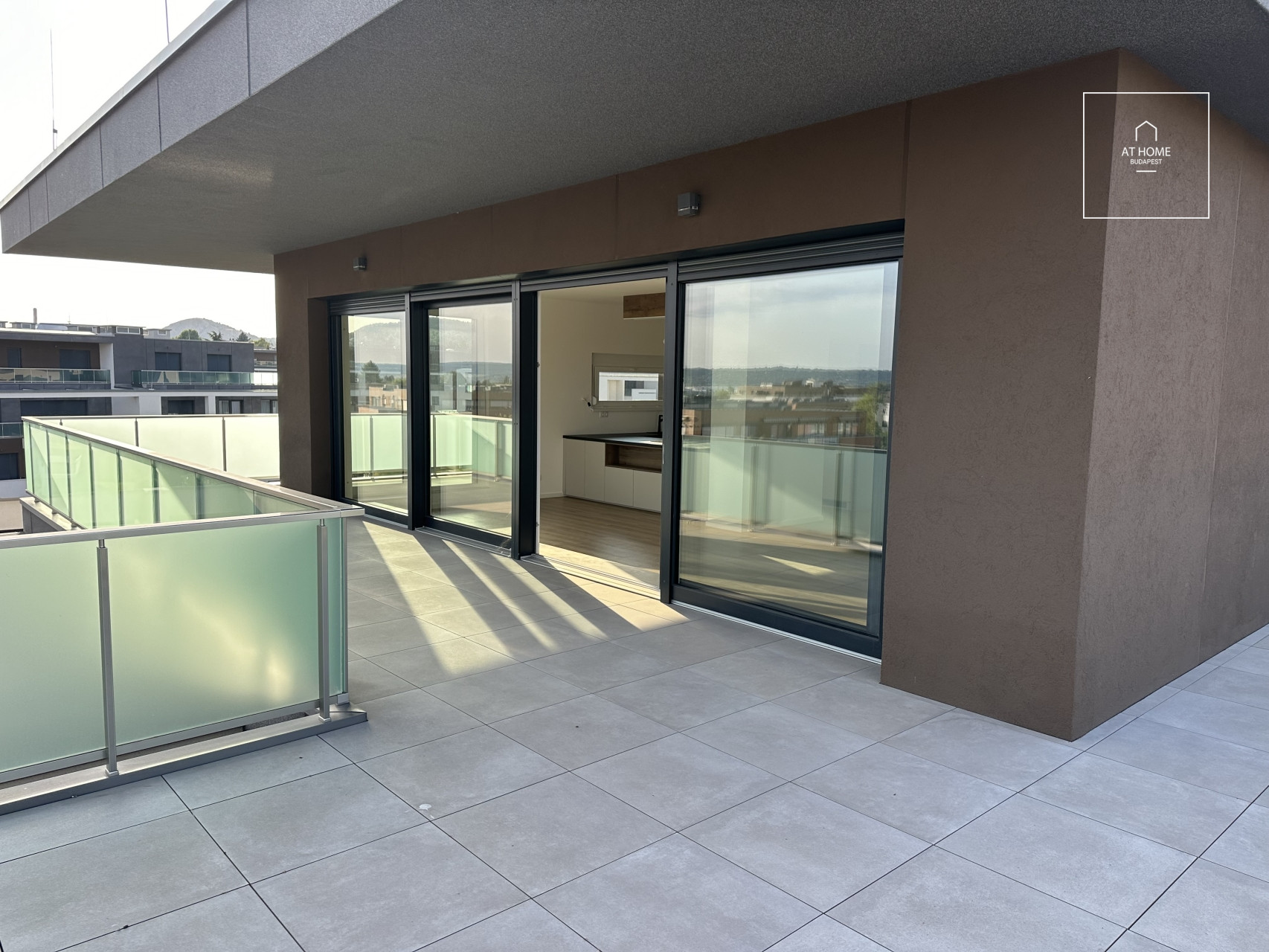 Newly built exclusive penthouse apartment for rent in the 11th district of Budapest, Madárhegy