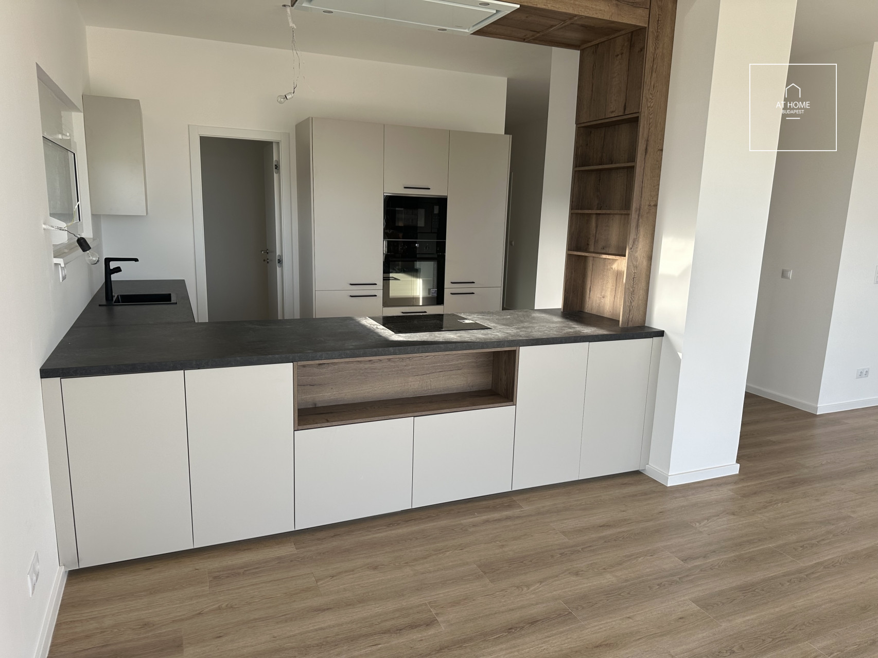 Newly built exclusive penthouse apartment for rent in the 11th district of Budapest, Madárhegy