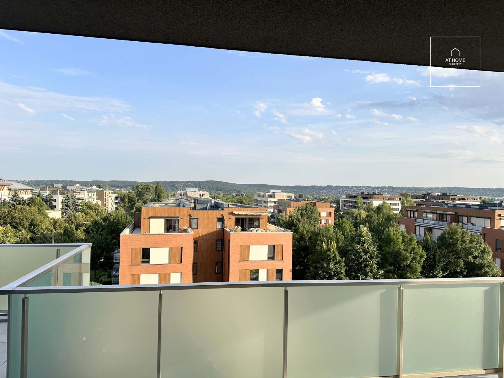 Newly built exclusive penthouse apartment for rent in the 11th district of Budapest, Madárhegy