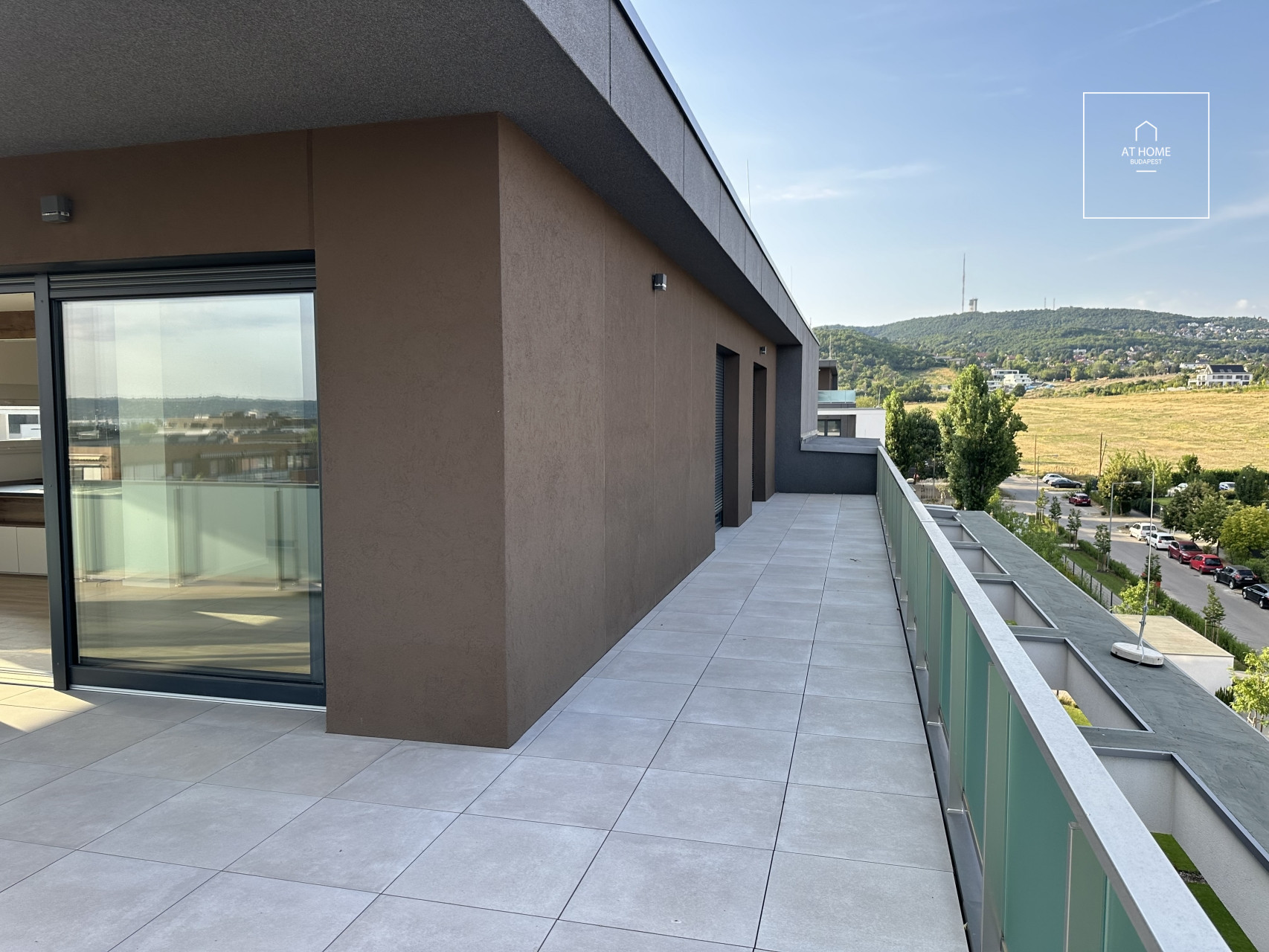 Newly built exclusive penthouse apartment for rent in the 11th district of Budapest, Madárhegy