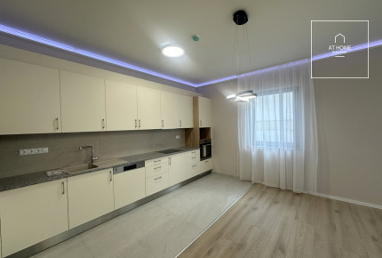 Premium three-bedroom ground floor apartment with terrace in District II of Budapest, Kurucles