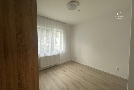 Premium three-bedroom ground floor apartment with terrace in District II of Budapest, Kurucles