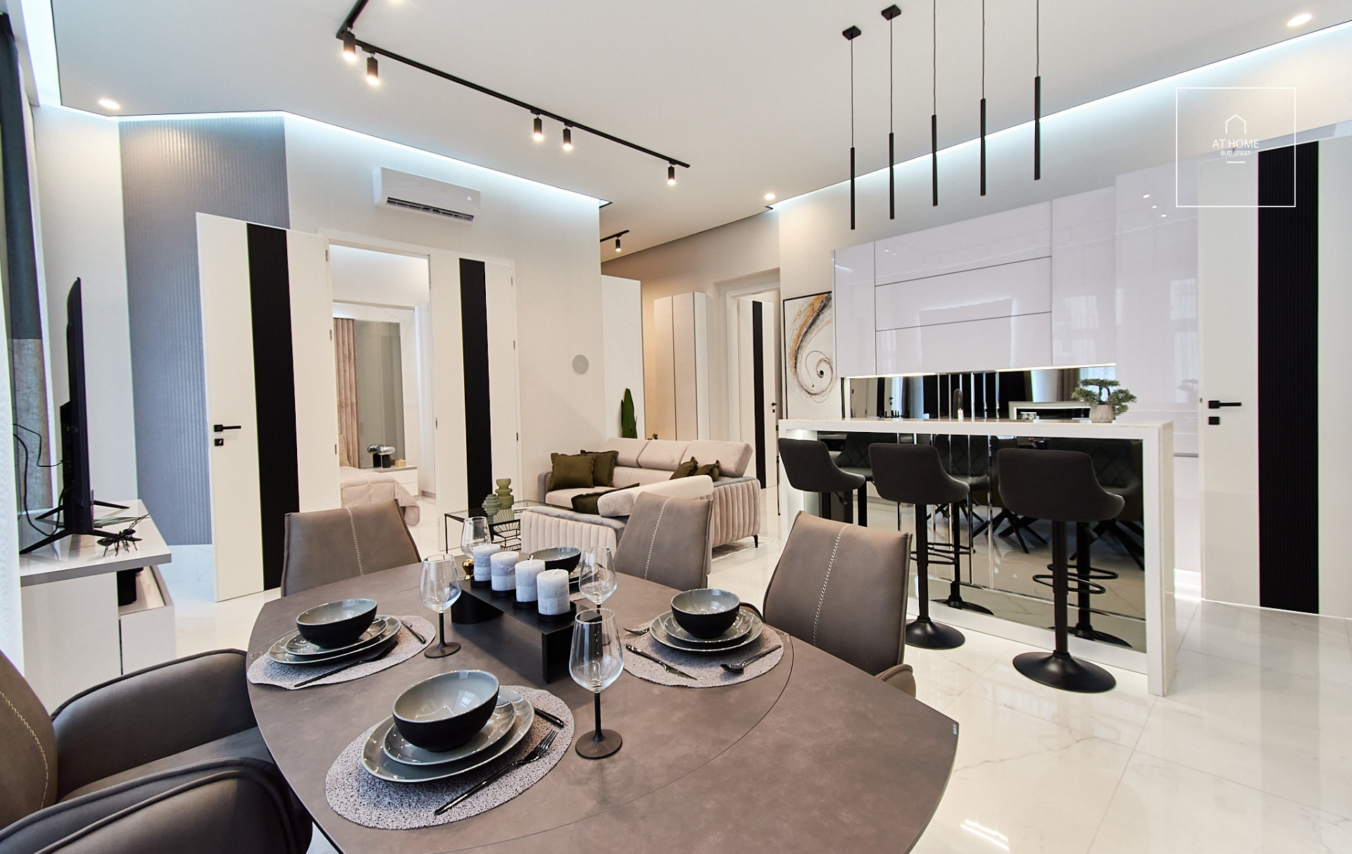 Exclusive classical luxury apartment for sale in Budapest, 5th district, downtown