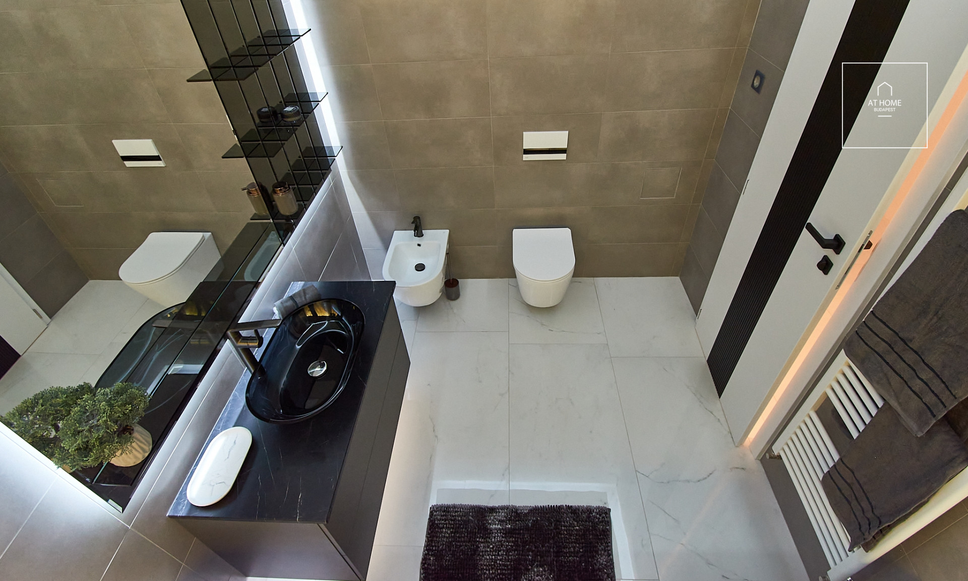 Exclusive classical luxury apartment in Budapest, 5th district, downtown