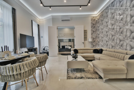 Exclusive 117 sqm luxury apartment with a circular balcony for sale in District VI, Terézváros