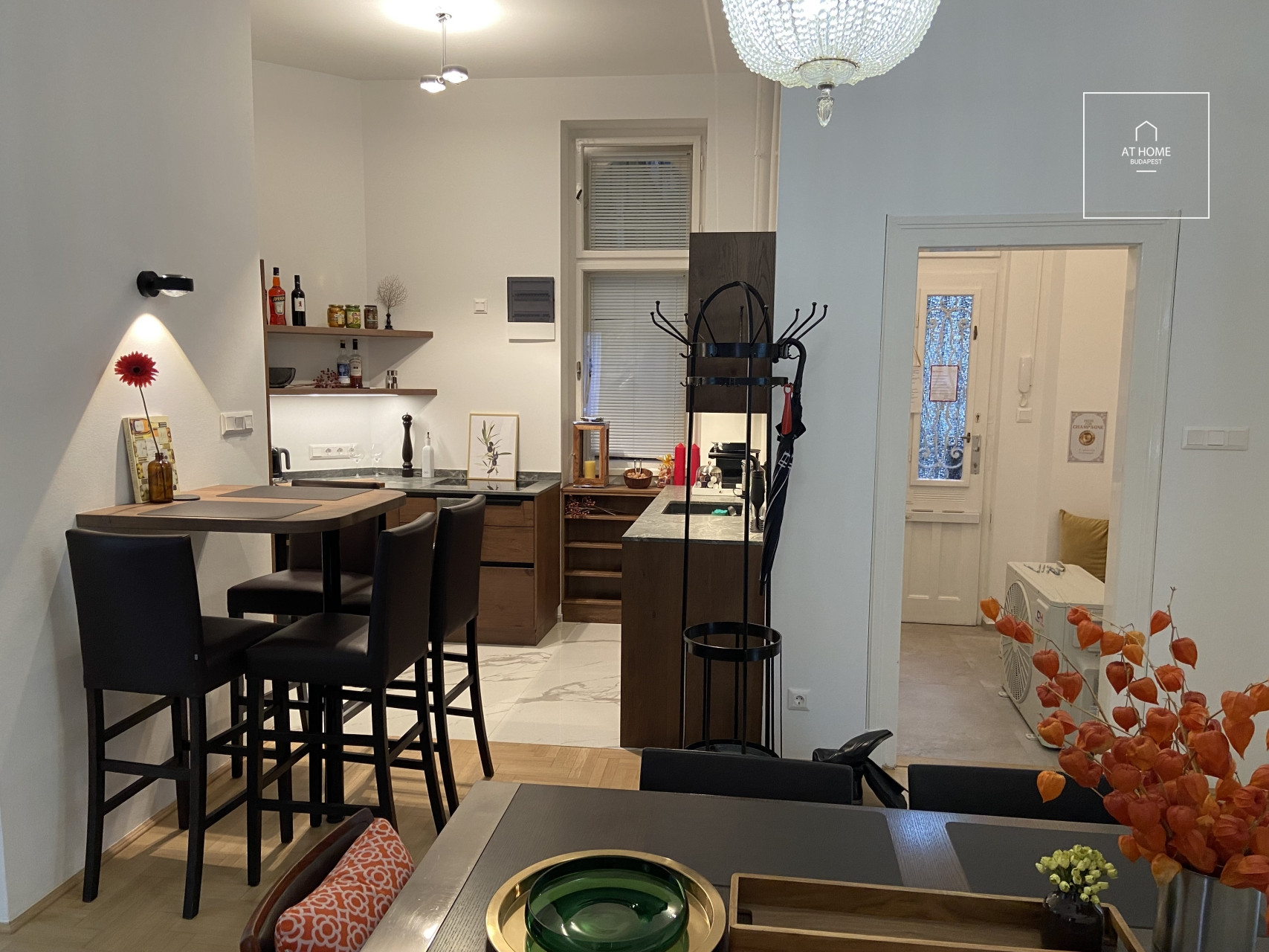 A two-bedroom premium apartment is available for rent in District V of Budapest, in Lipótváros.