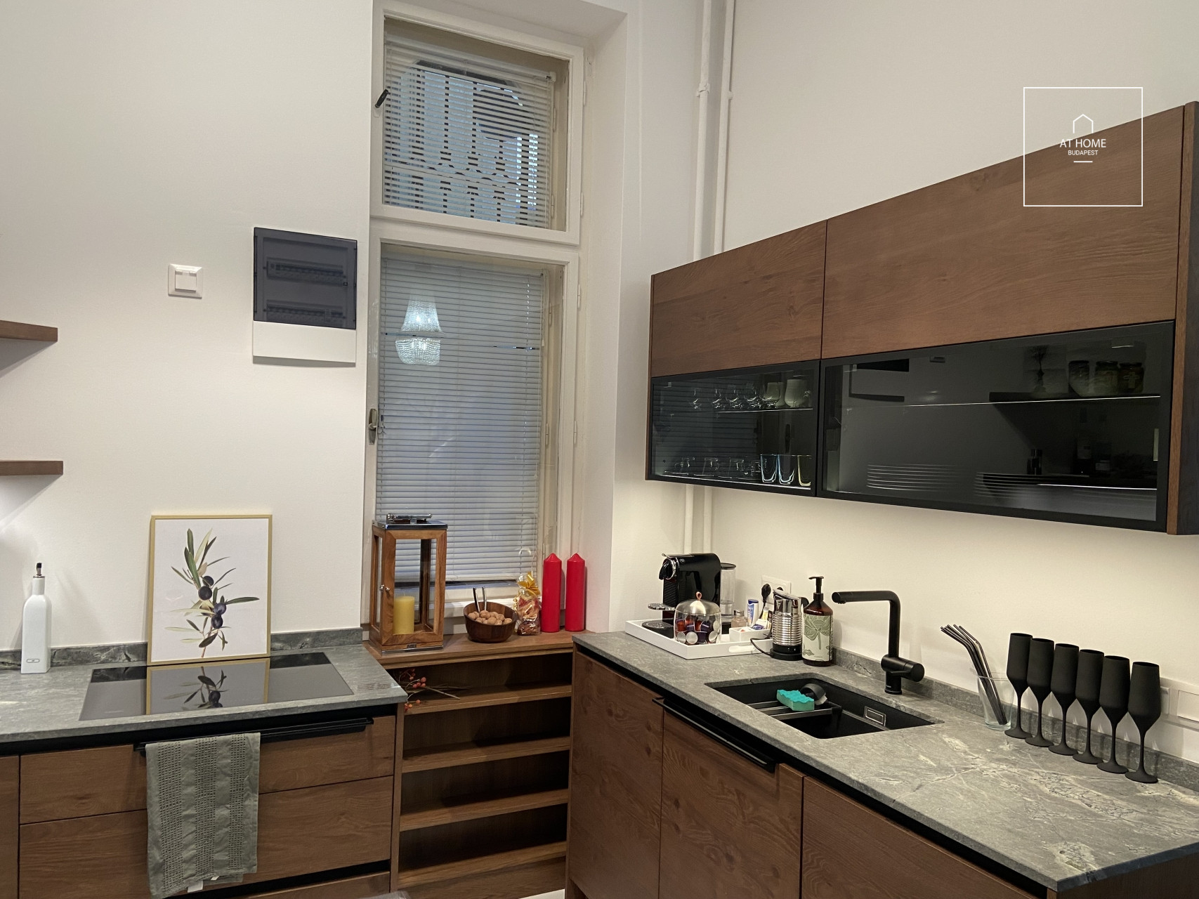 A two-bedroom premium apartment is available for rent in District V of Budapest, in Lipótváros.
