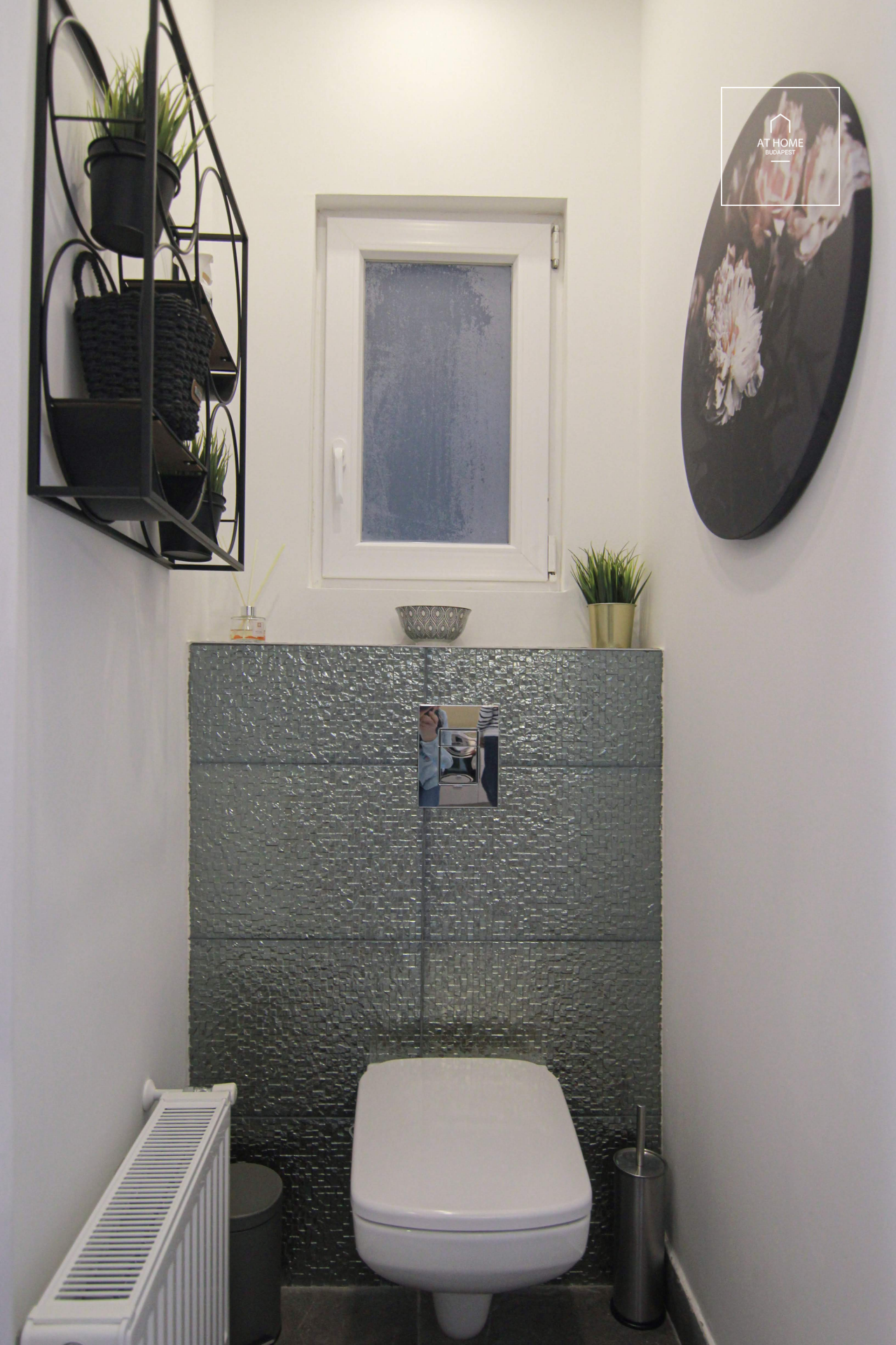 Refurbished 3-bedroom apartment for rent in the Palace quartier