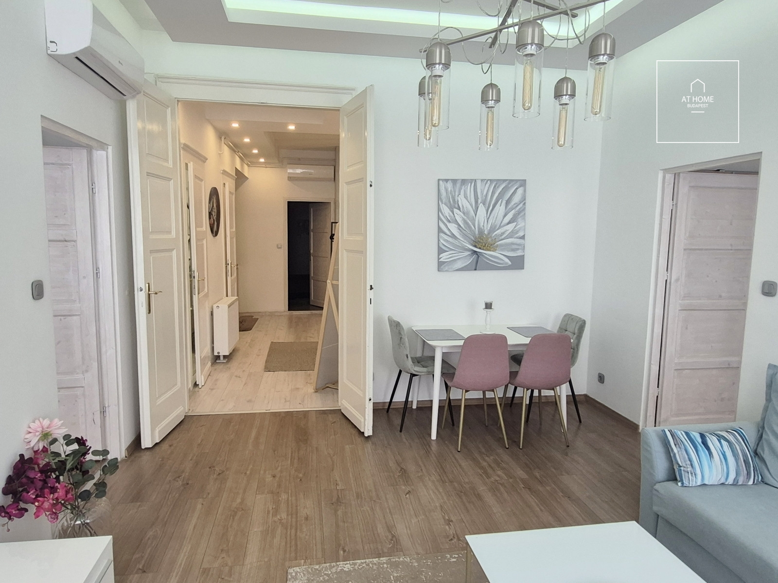 Refurbished 3-bedroom apartment for rent in the Palace quartier