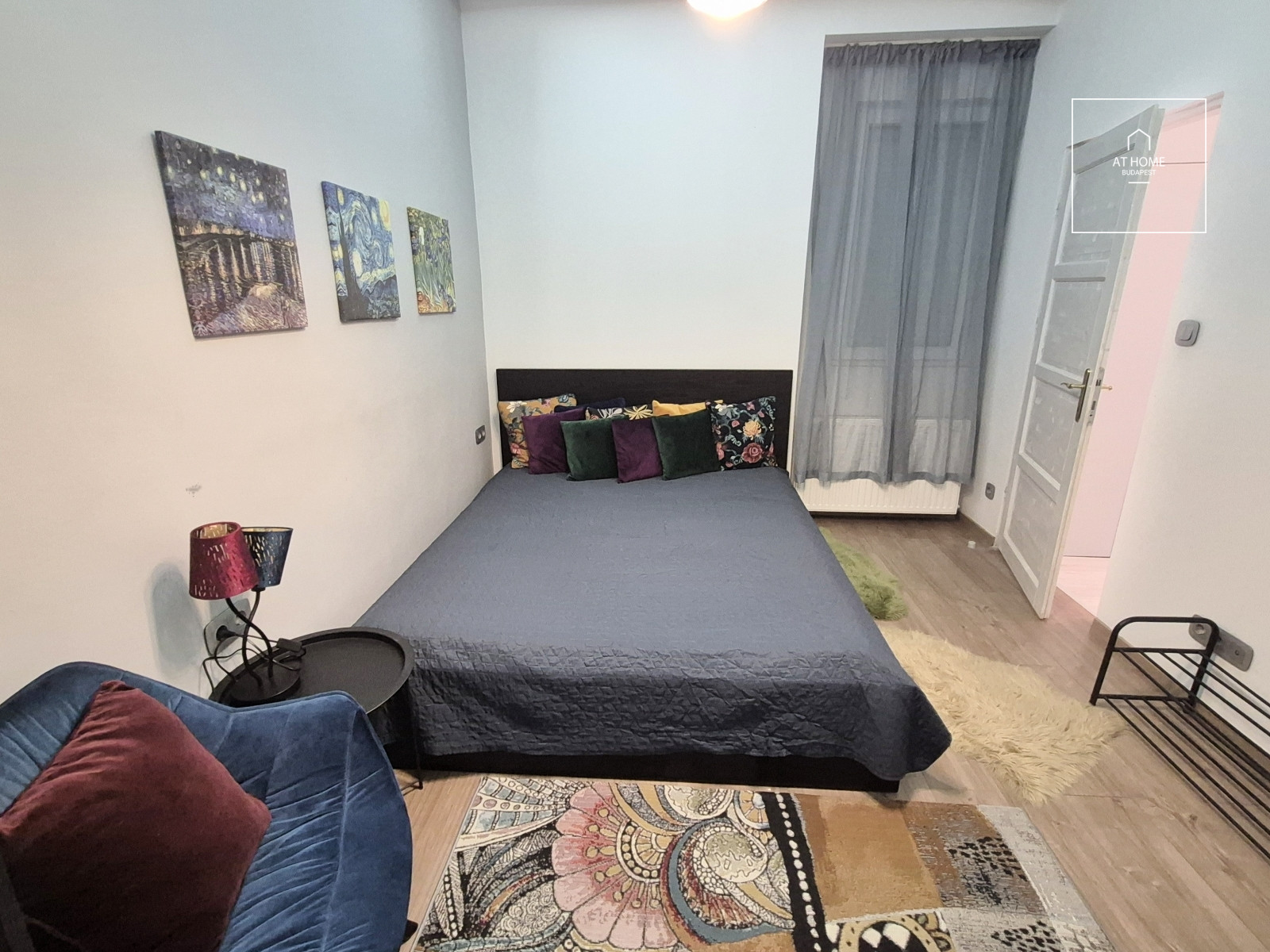 Refurbished 3-bedroom apartment for rent in the Palace quartier