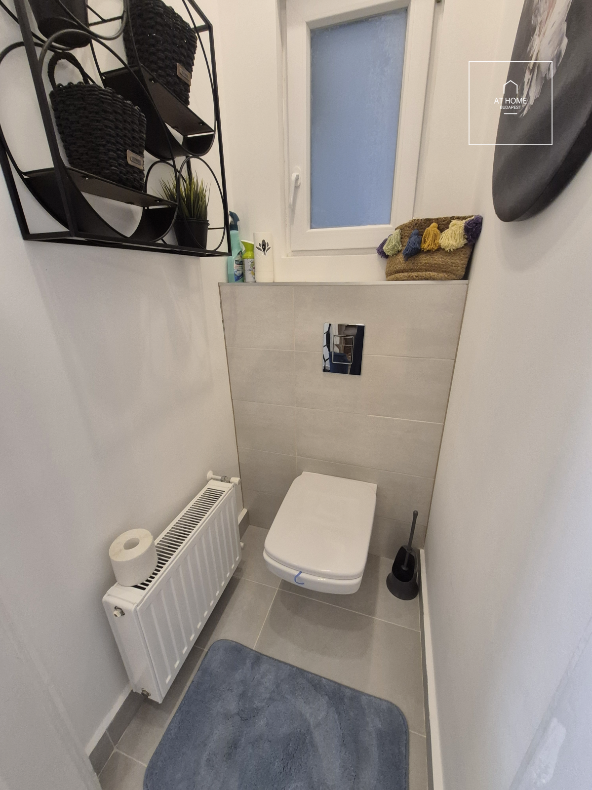 Refurbished 3-bedroom apartment for rent in the Palace quartier