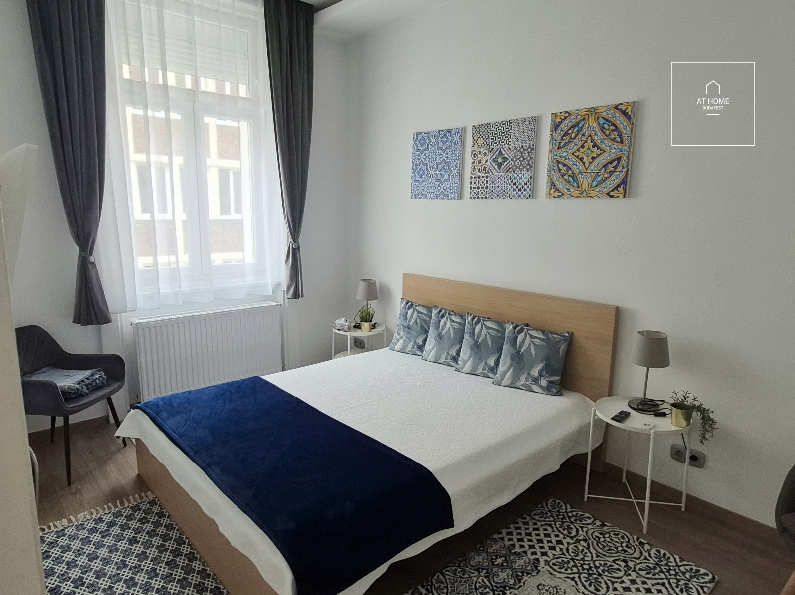 Refurbished 3-bedroom apartment for rent in the Palace quartier