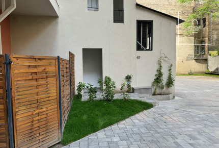 Newly built apartment with garden for rent in Budapest 6th district,  Külső-Terézváros