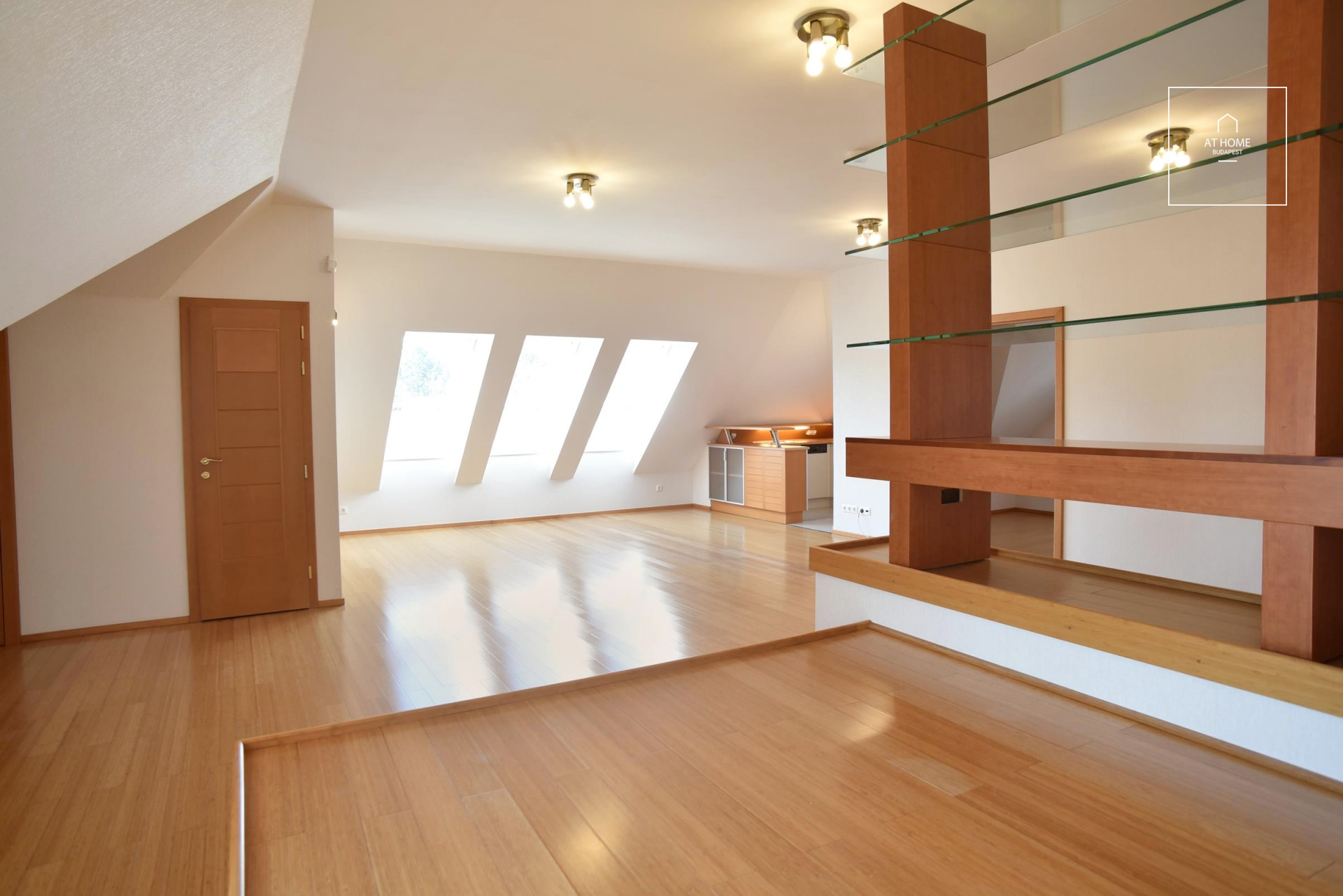 Panorámás penthouse lakás eladó Budapest XII. kerület, Kissvábhegy