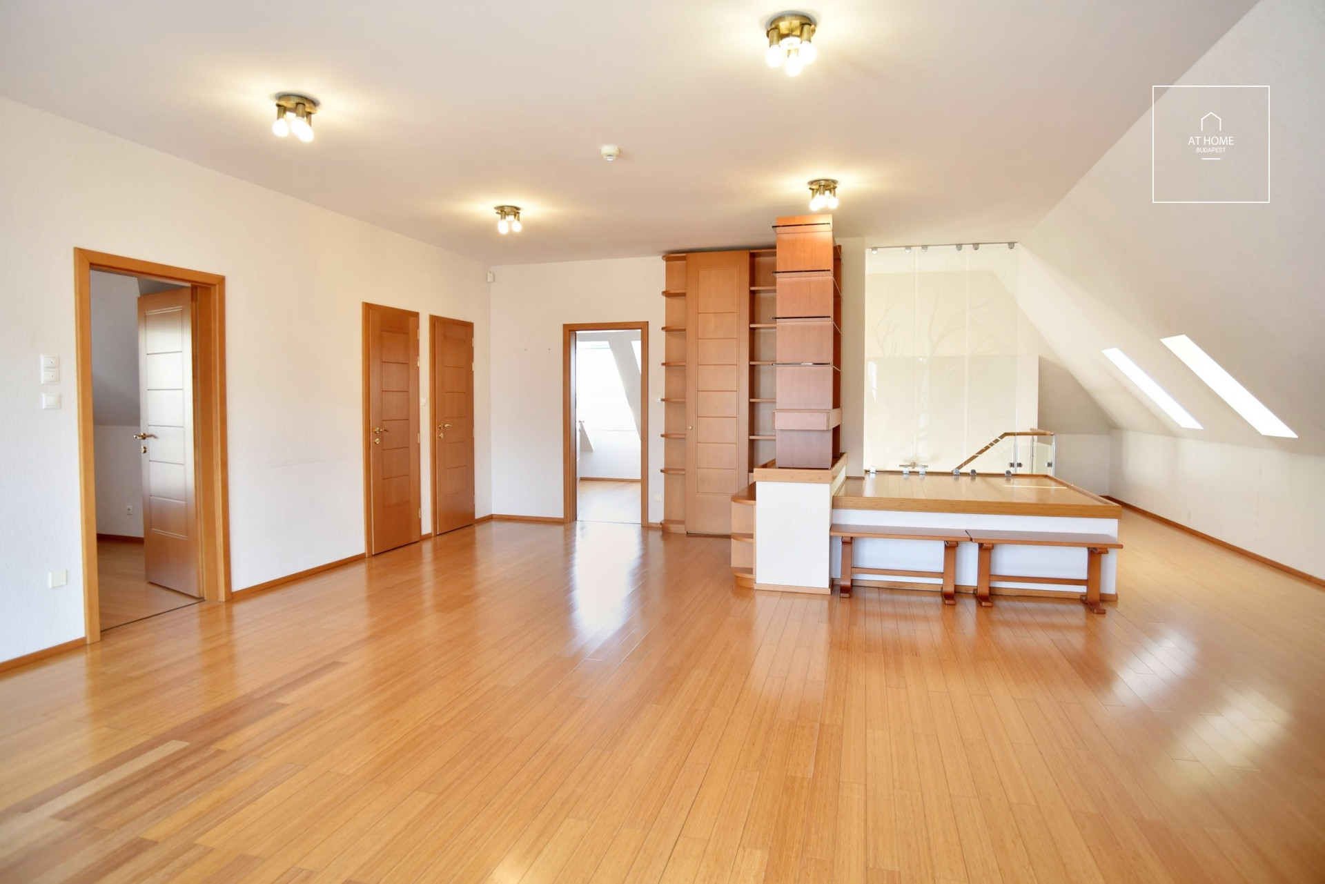 Panorámás penthouse lakás eladó Budapest XII. kerület, Kissvábhegy