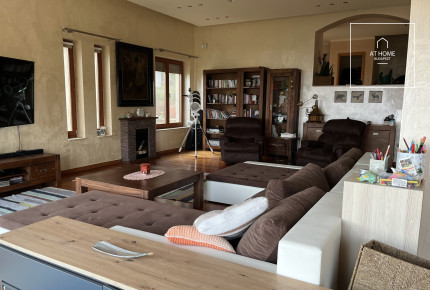 A 416 m², 4-bedroom family house with a large plot for rent in Budaörs