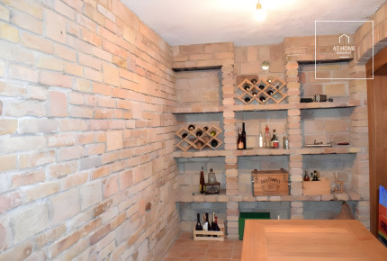 A 416 m², 4-bedroom family house with a large plot for rent in Budaörs
