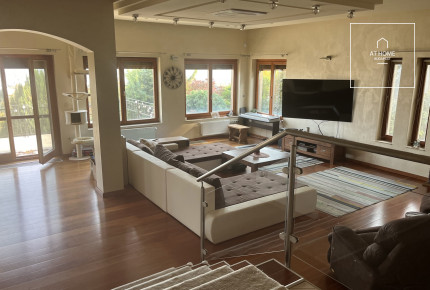 A 416 m², 4-bedroom family house with a large plot for rent in Budaörs