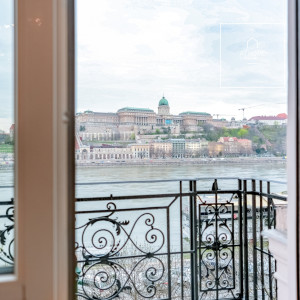 Three-bedroom luxury apartment with a panoramic view of the Danube, Budapest V. district Lipótváros