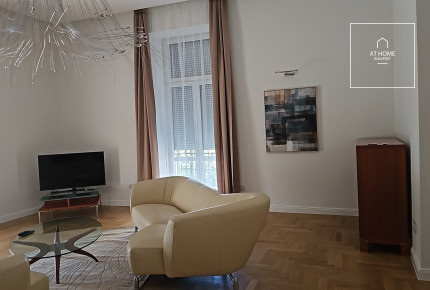 Three-bedroom luxury apartment with a panoramic view of the Danube, Budapest V. district Lipótváros