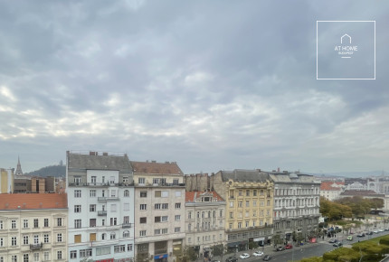 5th floor apartment with balcony and city view for sale, district 7, Budapest