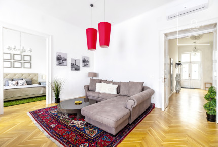 Beautifully renovated 3-bedroom apartment for rent at the foot of the Szabadság híd Budapest IX. district