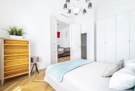 Beautifully renovated 3-bedroom apartment for rent at the foot of the Szabadság híd Budapest IX. district