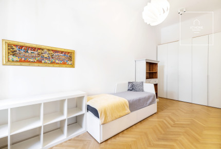 Beautifully renovated 3-bedroom apartment for rent at the foot of the Szabadság híd Budapest IX. district