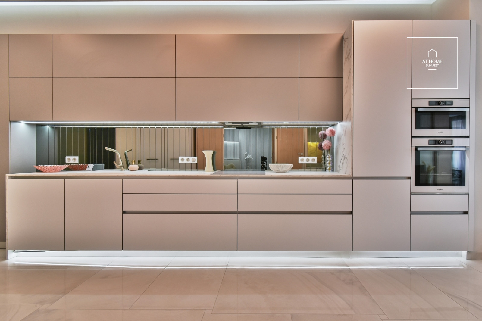 Exclusive classical luxury apartment for sale in Budapest, 5th district, Downtown