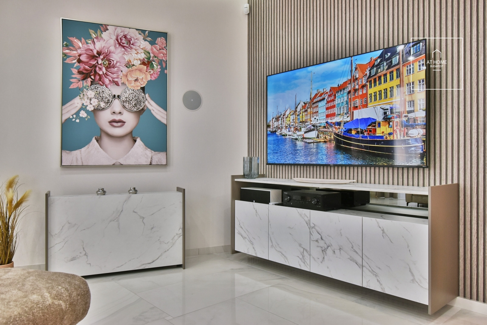 Exclusive classical luxury apartment for sale in Budapest, 5th district, Downtown