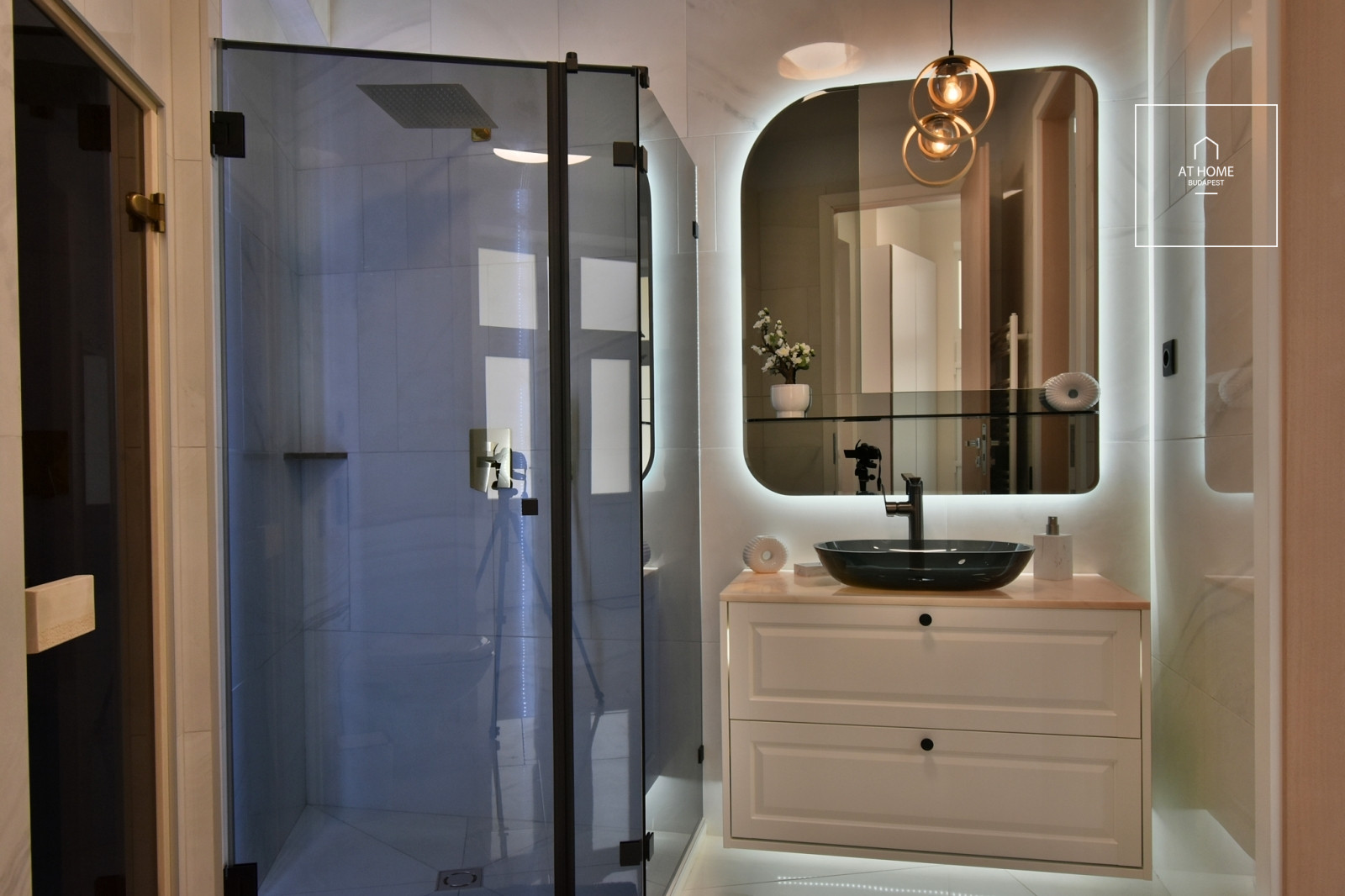 Exclusive classical luxury apartment for sale in Budapest, 5th district, Downtown