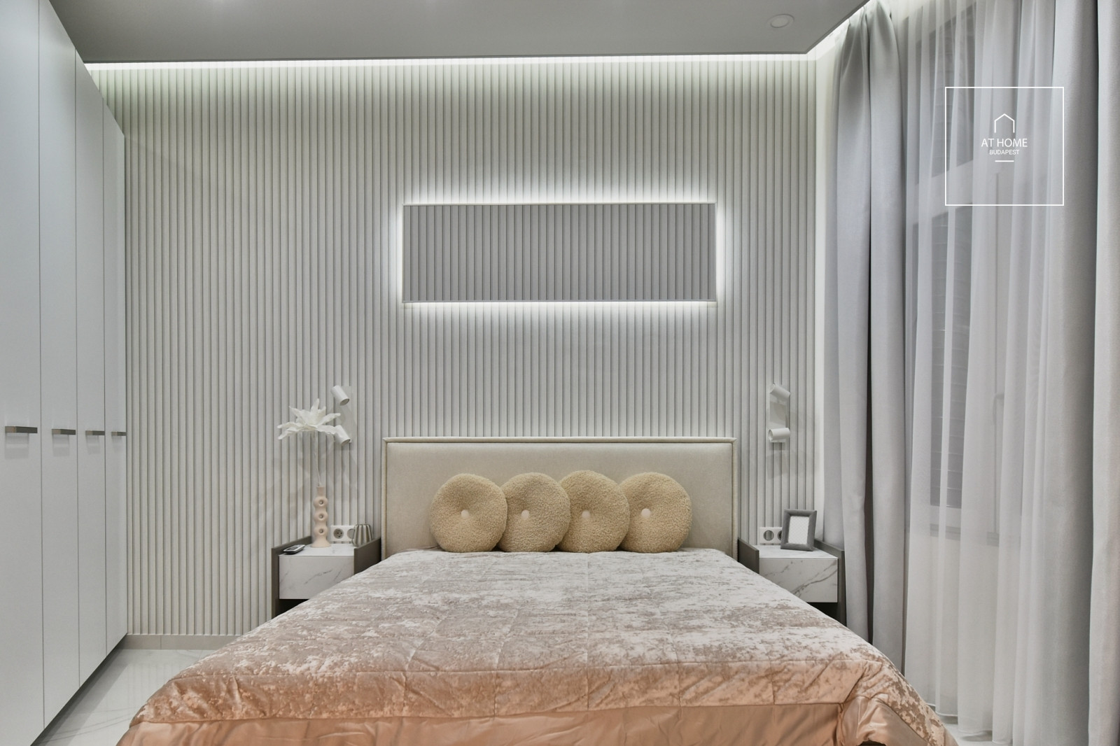 Exclusive classical luxury apartment for sale in Budapest, 5th district, Downtown