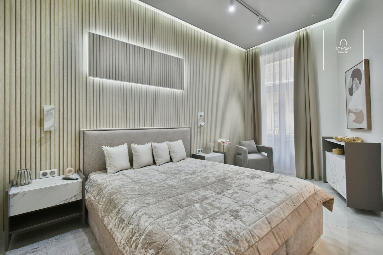 Exclusive classical luxury apartment for sale in Budapest, 5th district, Downtown