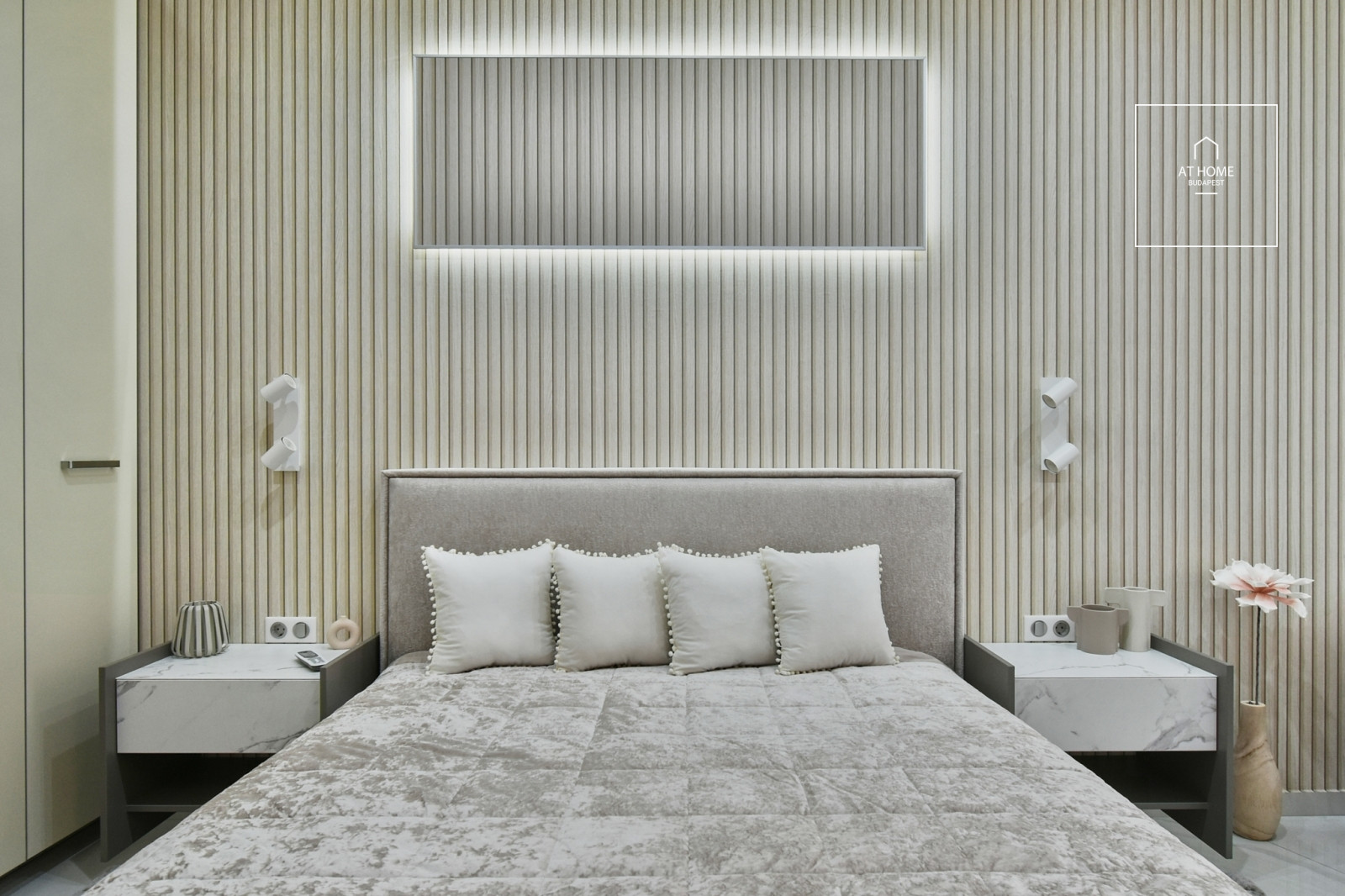 Exclusive classical luxury apartment for sale in Budapest, 5th district, Downtown