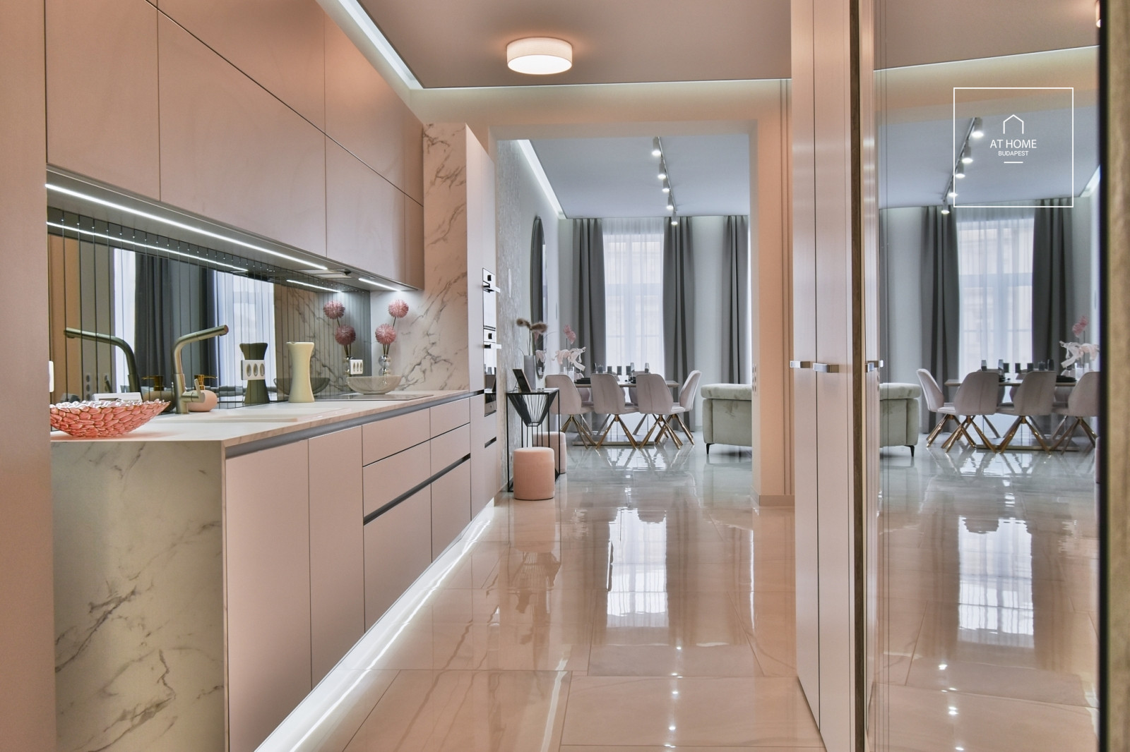 Exclusive classical luxury apartment for sale in Budapest, 5th district, Downtown