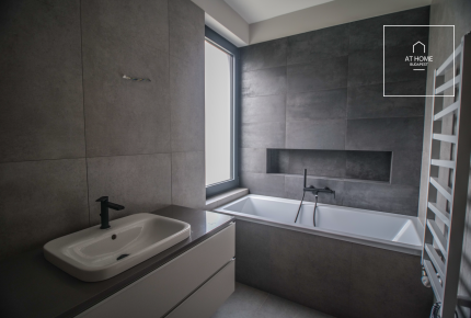 Newly built 2-bedroom penthouse apartment for rent in Budapest III. district