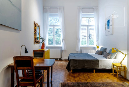 3 bedroom renovated apartment Palotanegyed, Budapest