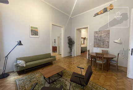 3 bedroom renovated apartment Palotanegyed, Budapest