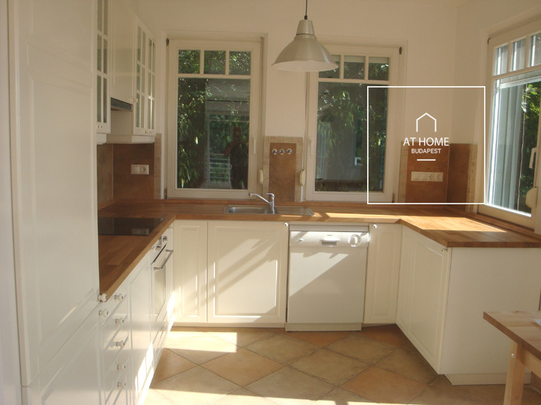 Refurbished sunny detached house for rent Budapest XII. district, Farkasvölgy