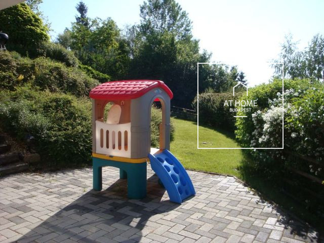 Refurbished sunny detached house for rent Budapest XII. district, Farkasvölgy