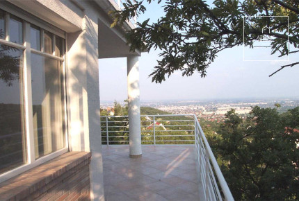 Refurbished sunny detached house for rent Budapest XII. district, Farkasvölgy