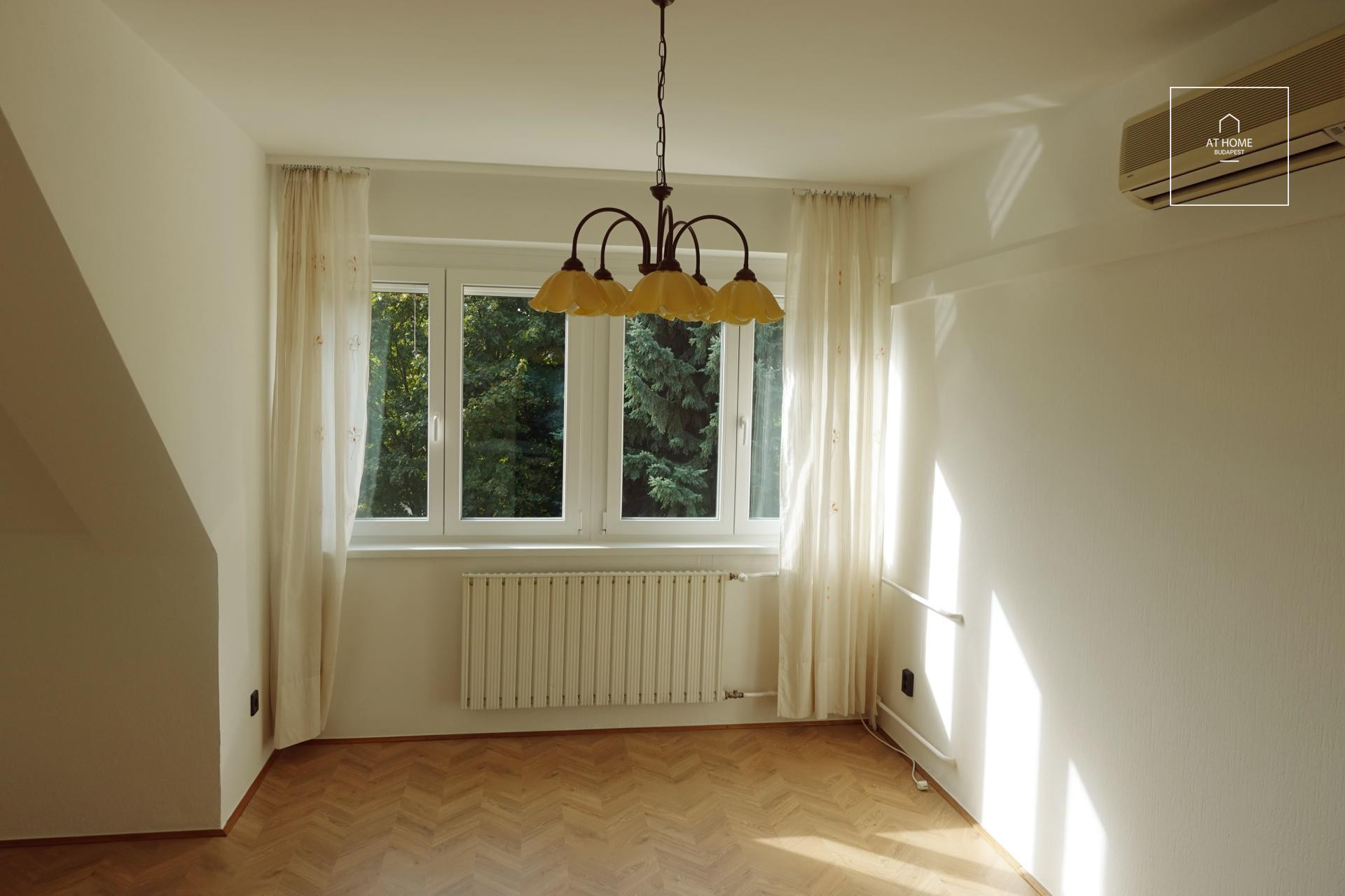 Sunny row house for rent Budapest II. district, Pálvölgy