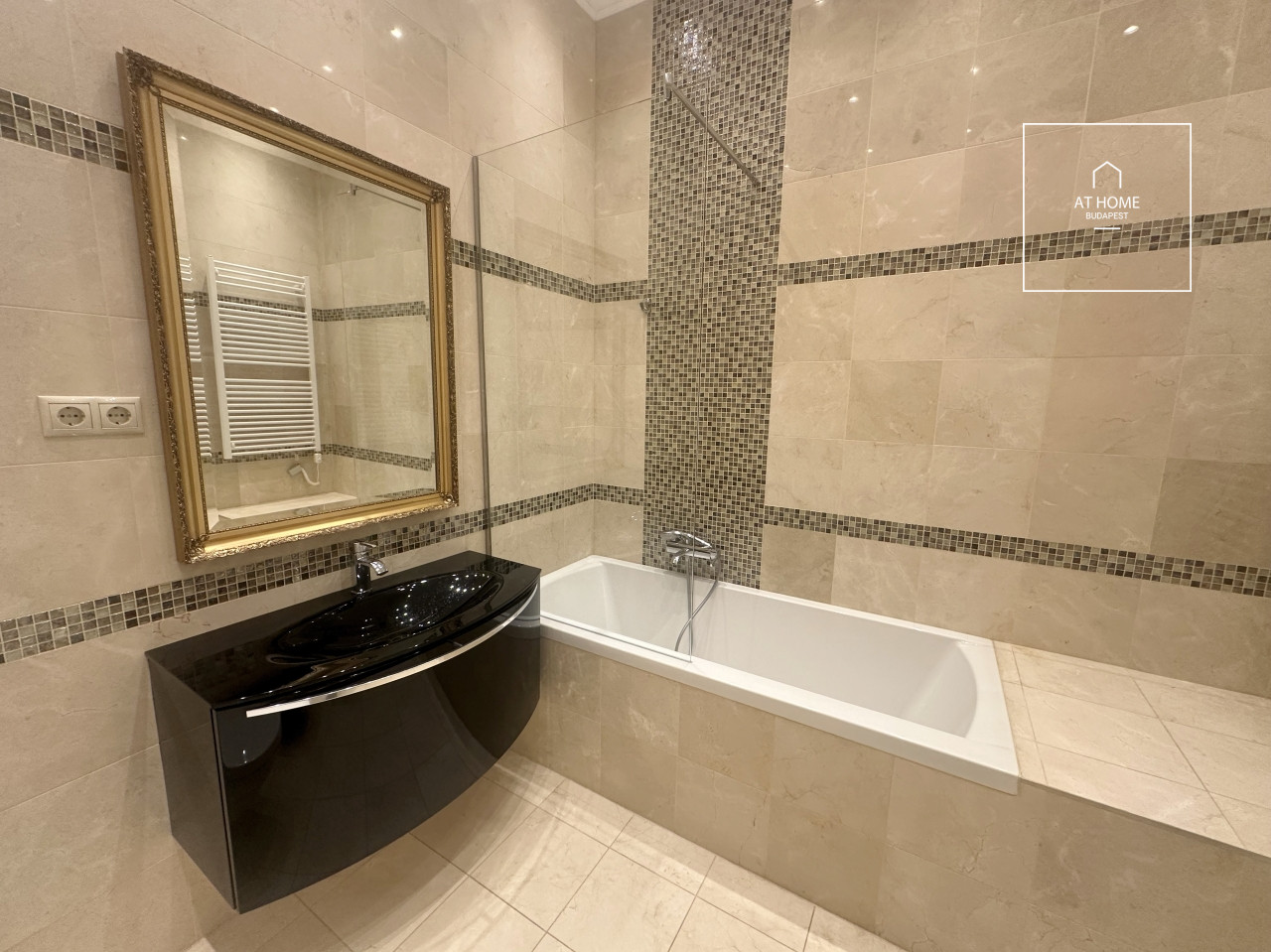 Three-bedroom apartment for rent in Budapest, District V, Lipótváros.