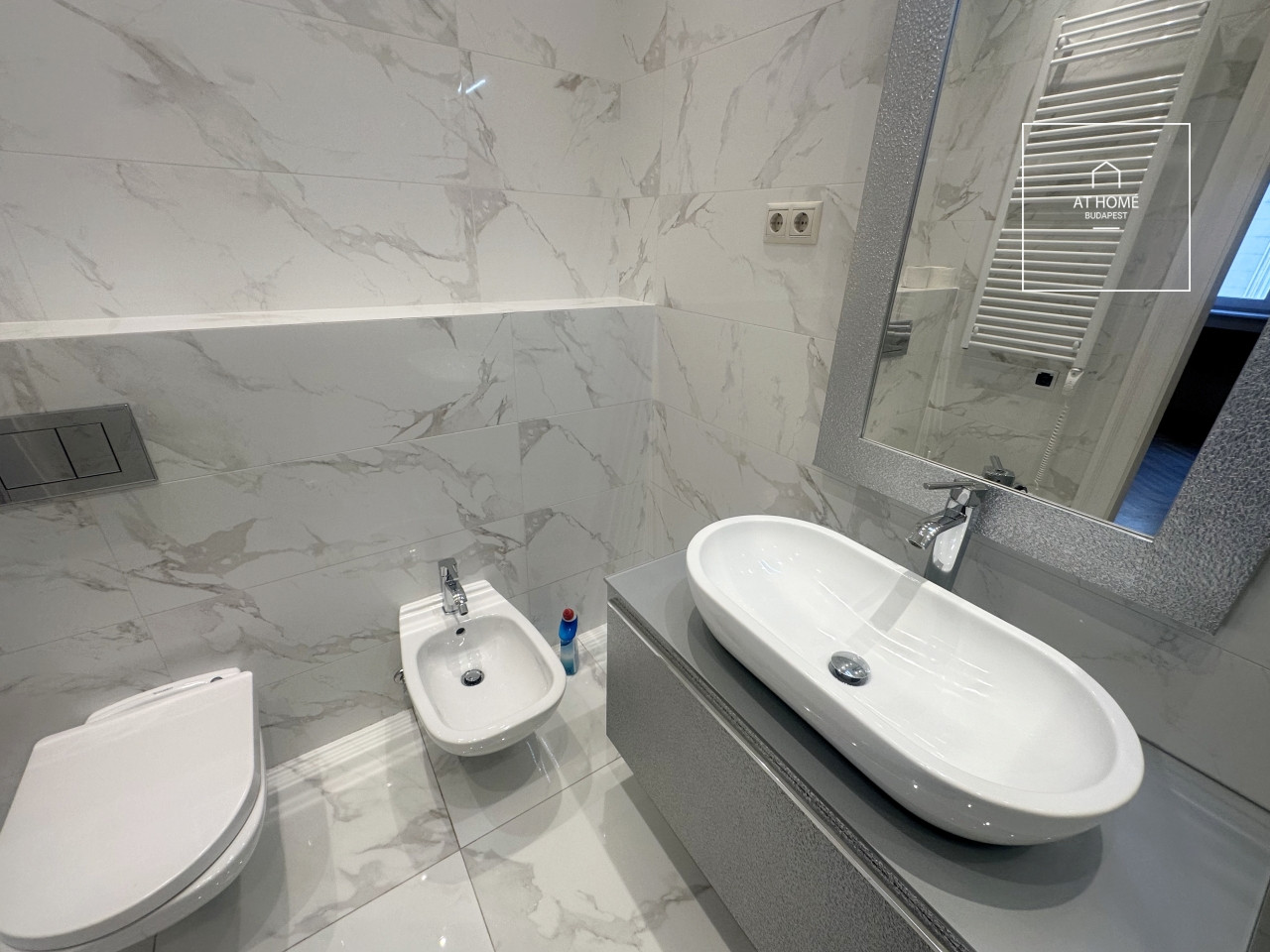 Three-bedroom apartment for rent in Budapest, District V, Lipótváros.