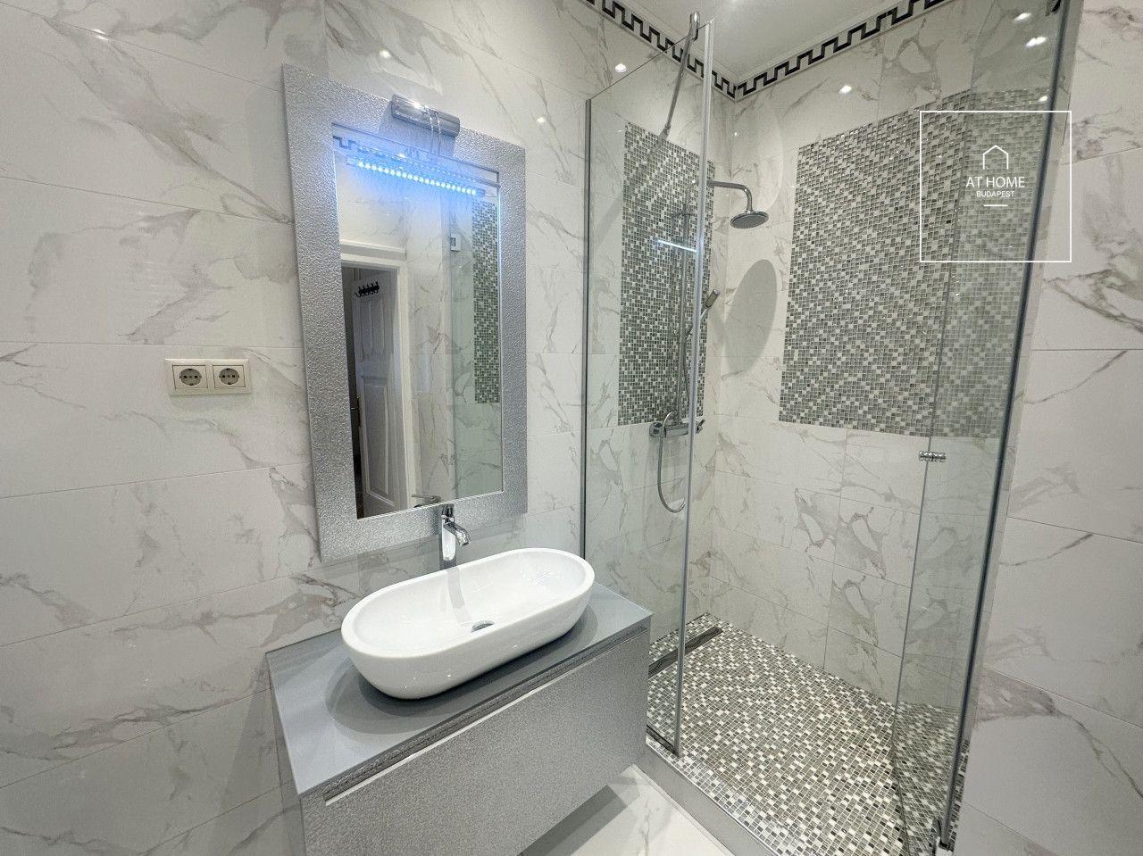 Three-bedroom apartment for rent in Budapest, District V, Lipótváros