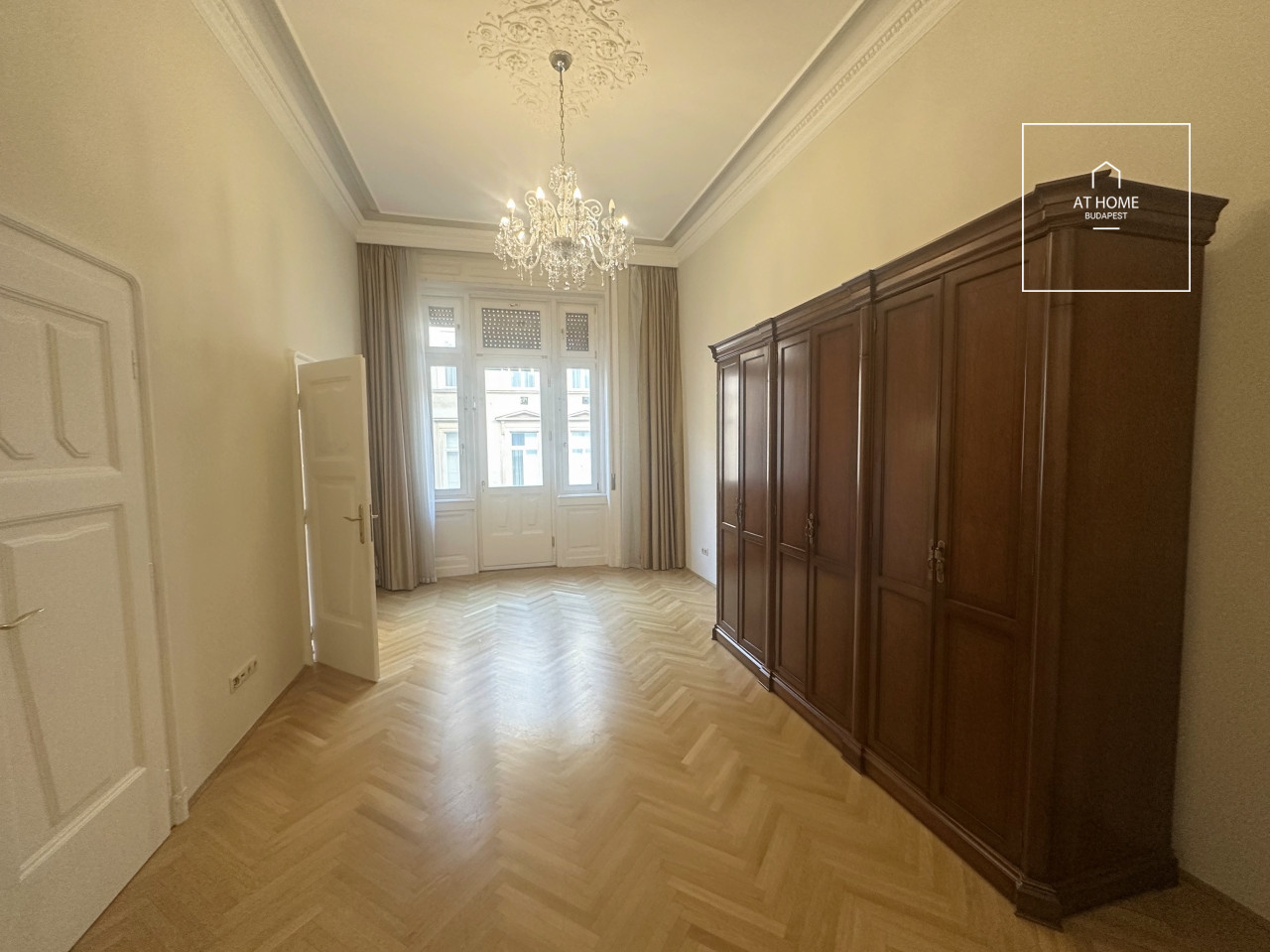 Three-bedroom apartment for rent in Budapest, District V, Lipótváros