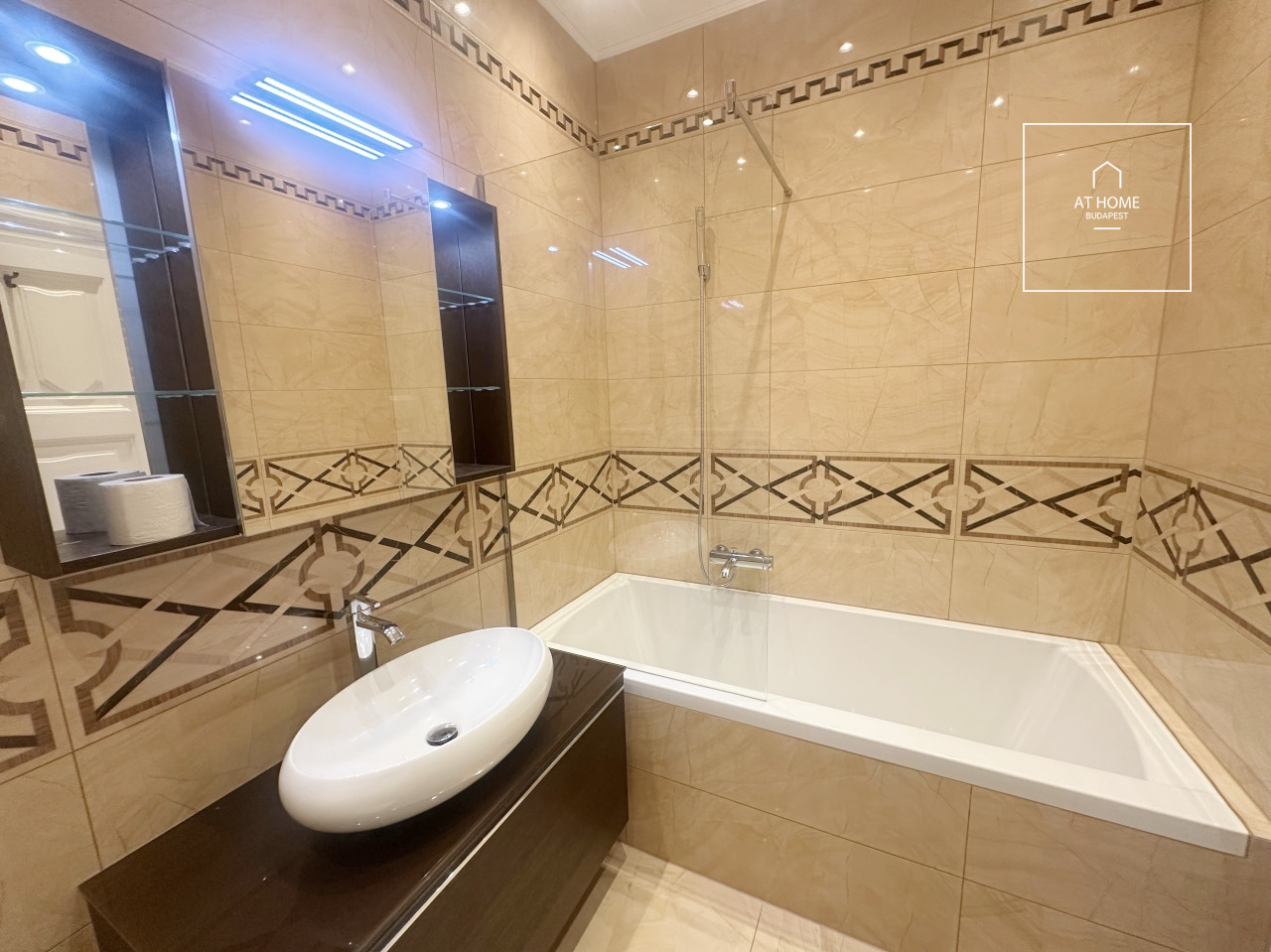 Three-bedroom apartment for rent in Budapest, District V, Lipótváros