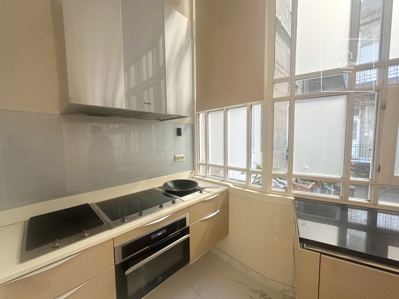 Three-bedroom apartment for rent in Budapest, District V, Lipótváros