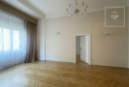 Three-bedroom apartment for rent in Budapest, District V, Lipótváros.