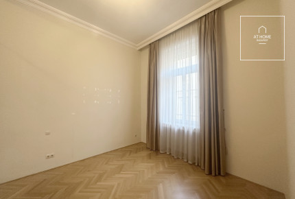 Three-bedroom apartment for rent in Budapest, District V, Lipótváros.